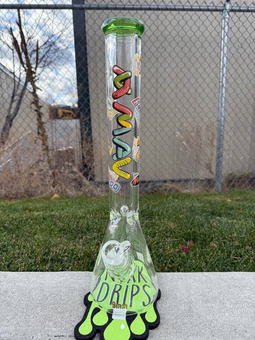 MAV Glass 18" Beaker 14mm 45° - Munchies with playful design and vibrant colors.