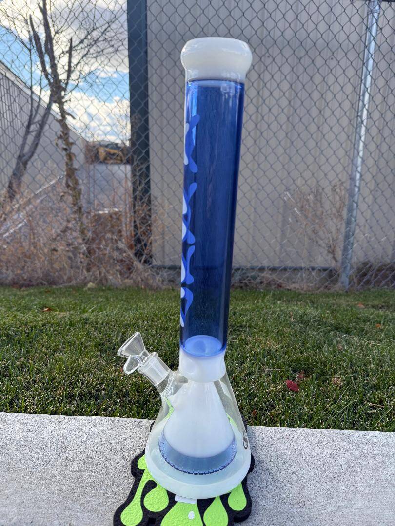 MAV Glass 18" Pyramid Perk Beaker - Blue & White showcasing its striking blue and white design.