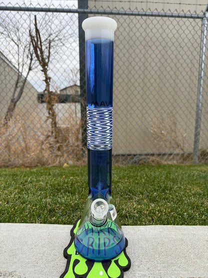 MAV Glass 18" Reversal Beaker 14mm 45° with a blue design showcasing durability and enhanced diffusion.