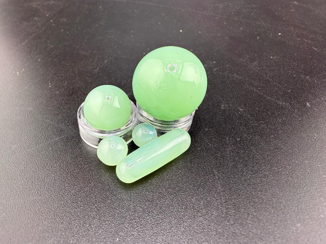 Mop Head Glass Slurper Quartz Terp Pearl Set in green, handcrafted for optimal dabbing performance.