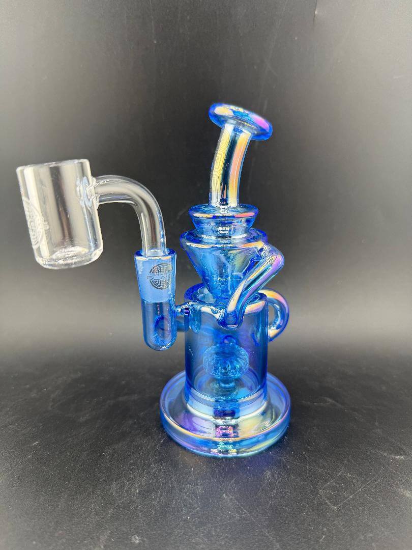 On Point Glass Recycler 10mm 90° - Kit 5 in electric blue with quartz banger for enhanced filtration and cooling.