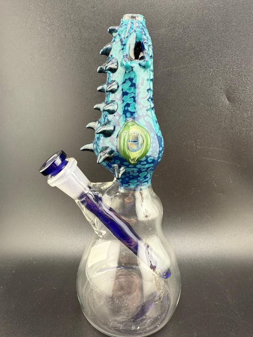 Phranq Glass Dragon Top / Clear Base Jammer 10mm 45° – colorful glass bong with dragon design and clear body.