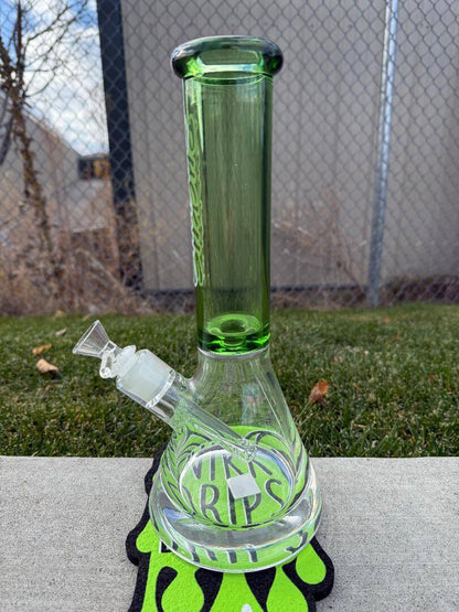 Ruckus Glass 14" Thick Bottom Beaker 14mm 90° in green color, displaying durability and stability.