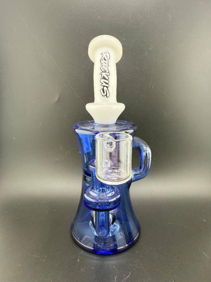 Ruckus Glass Incycler White Neck Colored Bottom 14mm 90° in blue, featuring a sleek design for smooth water filtration.
