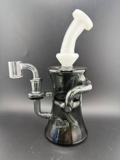 Ruckus Glass Incycler White Neck Colored Bottom 14mm 90° with sleek design and stylish colors for enhanced filtration.